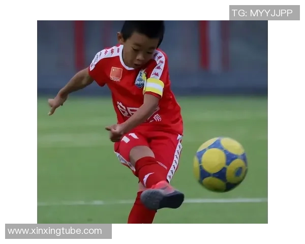 足球小将邝兆镭的成长之路与未来梦想探索